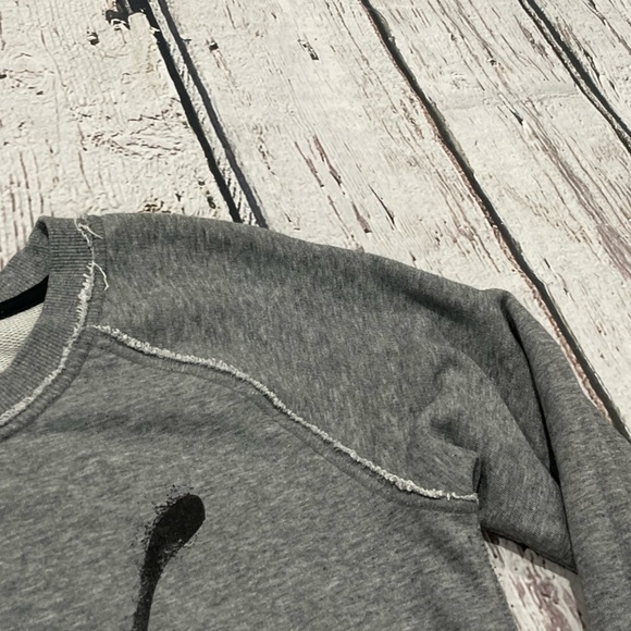 Women's Puma Gray Sports Apparel Fashion Crewneck Pullover Top Sweatshirt - Picture 3 of 5